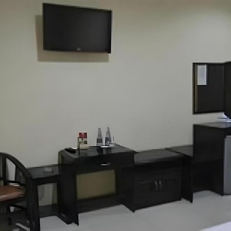 Hotel Khalista Purwakarta Extérieur photo