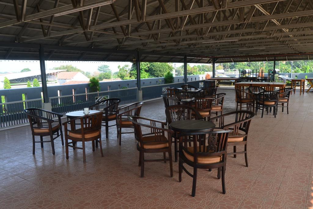 Hotel Khalista Purwakarta Extérieur photo