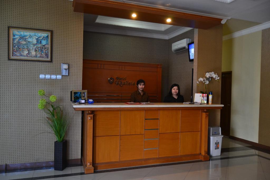 Hotel Khalista Purwakarta Extérieur photo