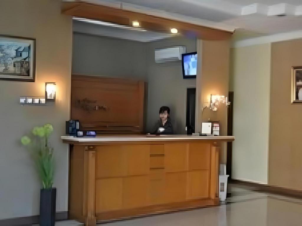 Hotel Khalista Purwakarta Extérieur photo