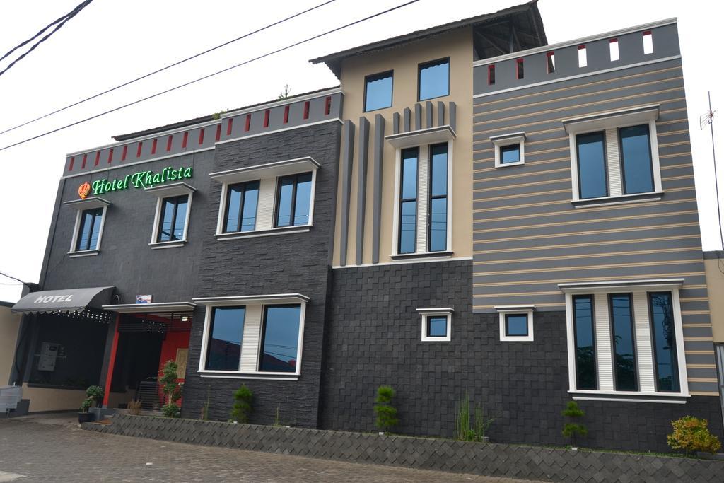 Hotel Khalista Purwakarta Extérieur photo