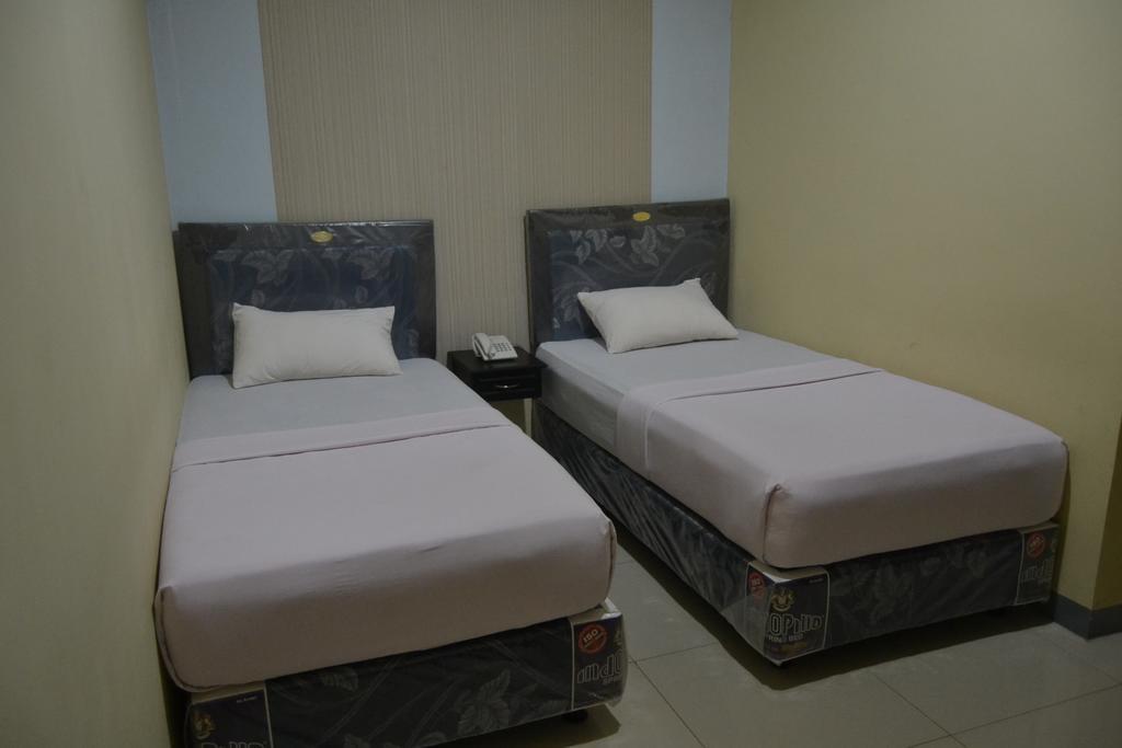 Hotel Khalista Purwakarta Chambre photo