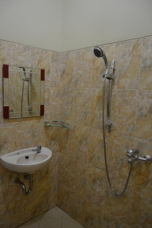 Hotel Khalista Purwakarta Chambre photo
