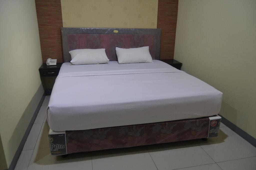 Hotel Khalista Purwakarta Chambre photo